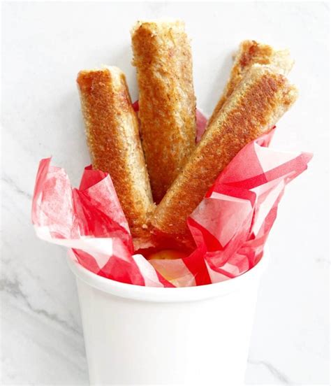 Peanut Butter And Jelly Roll Ups