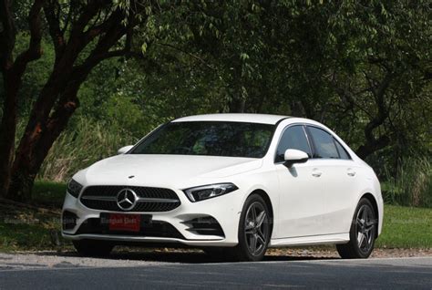 Mercedes-Benz A200 Sedan AMG Dynamic (2019) review