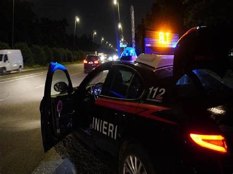 Sorpresi A Spacciare Al Largo Rotonda Arrestati Tre Giovani