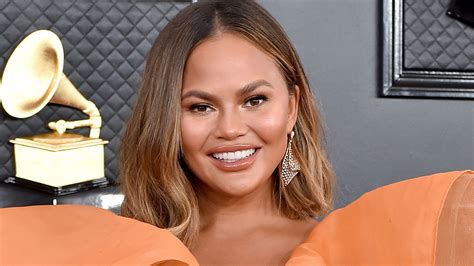 Chrissy Teigen Reveals She Had Fat Removed From Her Cheeks Shows Off