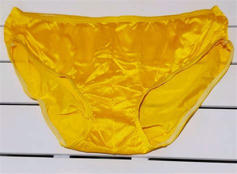 Shadowline Bikini Panty Shiny Silky Nylon 6 M YELLOW Gem