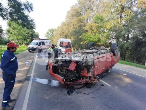 Accidente En El Cha Ar Entre Un Auto Y Una Camioneta Hay Una V Ctima