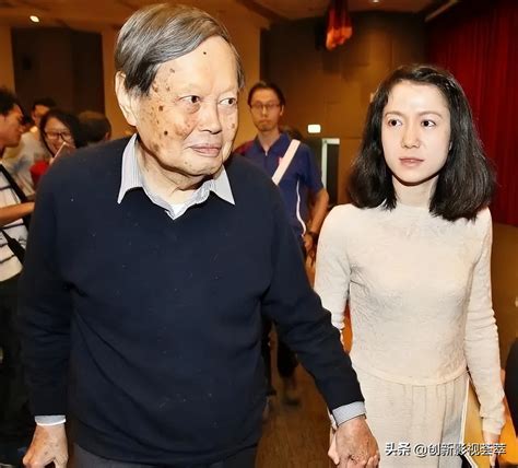 Weng Fan Married 82 Year Old Yang Zhenning At The Age Of 28 Went To