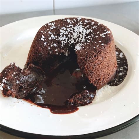 Volcán de chocolate Aprende a hacer esta bomba en tu casa Nueva Mujer