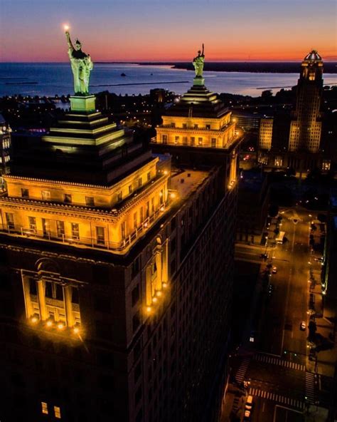 9 Buffalo Buildings That Shine At Night Visit Buffalo Niagara