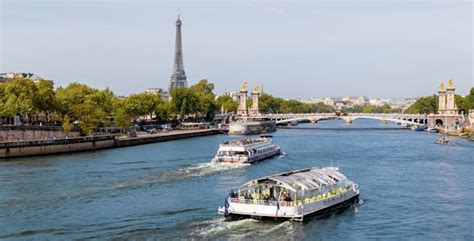 Batobus Paris | Hop-On Hop-Off Tickets & Cruises