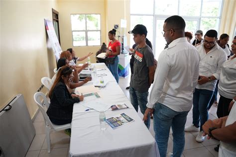 Juventud Participa En Feria De Empleo En Conjunto Con El Ministerio De