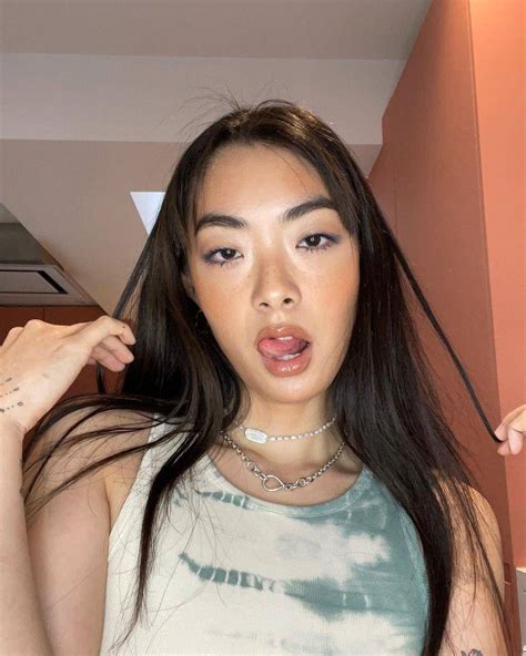 Rina Sawayama Gives Incredible Blowjobs Scrolller