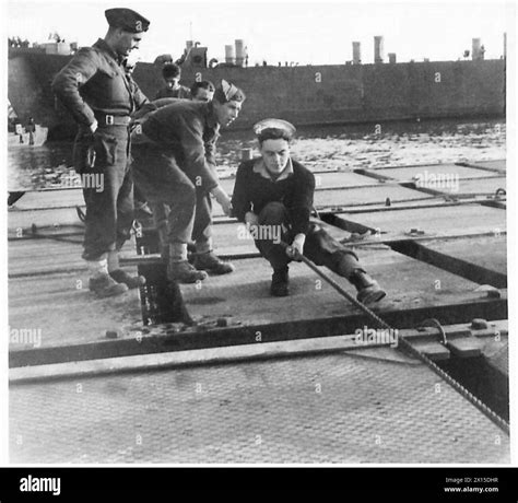 Italy Allied Landingsouth Of Rome Royal Navy Commandos And Troops