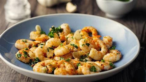 Recette de crevettes sautées à lail ici