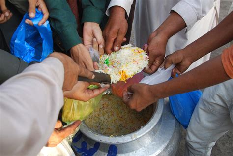 Unfazed By Inflation Devotees Continue Tradition Of Langar