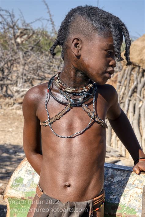 202206 MT Namibia Palmwag Himba Girl Profile Aperture Photo Arts