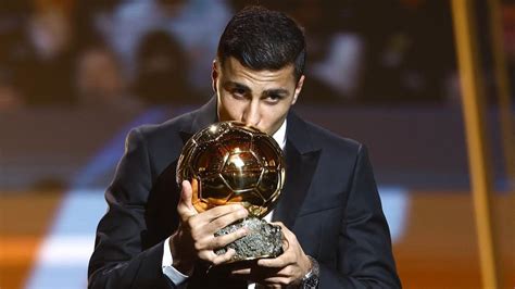 Ballon Dor Rodri Le Milieu De Terrain Espagnol De Manchester