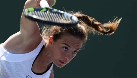 Lucia Bronzetti earns a chance to win first WTA title - Sportal.eu