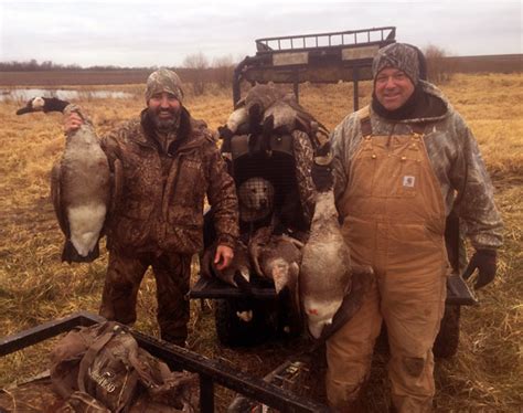 Canada Goose Hunting - Mid-America Hunting Association