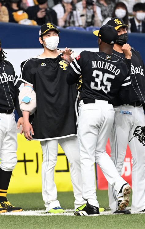 【ソフトバンク】8回又吉克樹→9回モイネロの新勝利の方程式「mm」で接戦を締めた プロ野球写真ニュース 日刊スポーツ