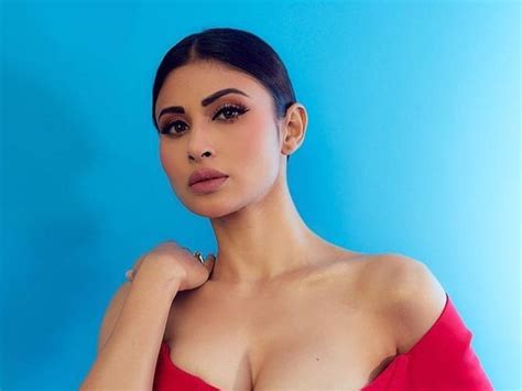 Mouni Roy Showed Hot Avatar In Deepneck Thigh High Slit Dress Made