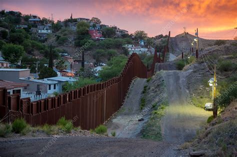 US-Mexico border fence, Arizona, USA - Stock Image - C036/1130 ...