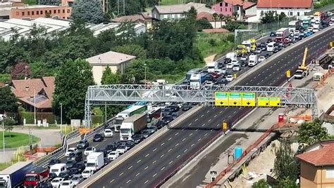 Incidente Sulla A Milano Varese Il Video Col Drone Mostra La Lunga