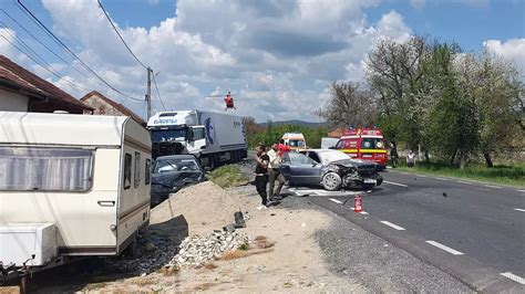 Accident Grav Pe DN 6 între Caransebeş şi Lugoj O Persoană A Murit şi