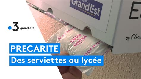 Précarité menstruelle distributeurs gratuits de tampons et serviettes