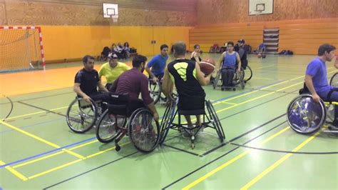 Rollstuhlbasketball Training Mit Rollstuhl Basketballern Mit Tempo