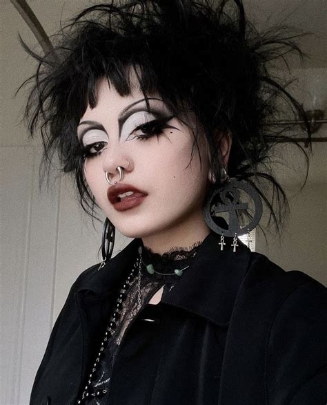 Glam Rock Makeup Punk Makeup Alt Makeup Face Art Makeup Gothic Makeup Makeup Inspo Fashion