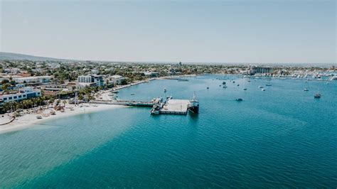 White Boat on Sea · Free Stock Photo