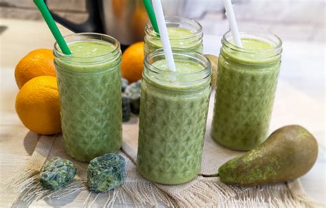 Grüner Smoothie mit Birnen Spinat und Orangen im Thermomix