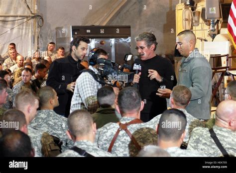 Geraldo Rivera Afghanistan Hi Res Stock Photography And Images Alamy