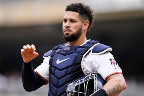 Mets Sign Ex Yankees Catcher Gary Sanchez