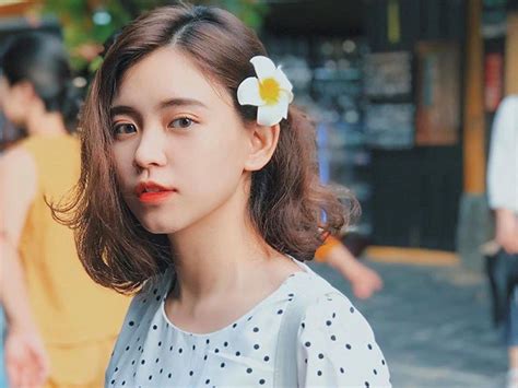 Xuất hiện chung khung hình nhóm bạn thân toàn hot girl gây sốt