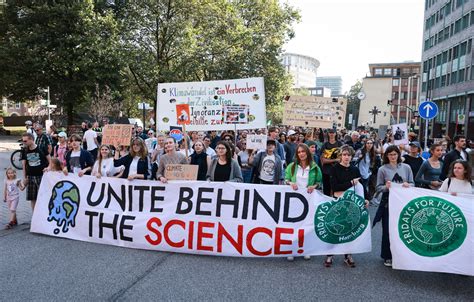 Tausende Menschen Beteiligen Sich In Hamburg Am Klimastreik Mopo