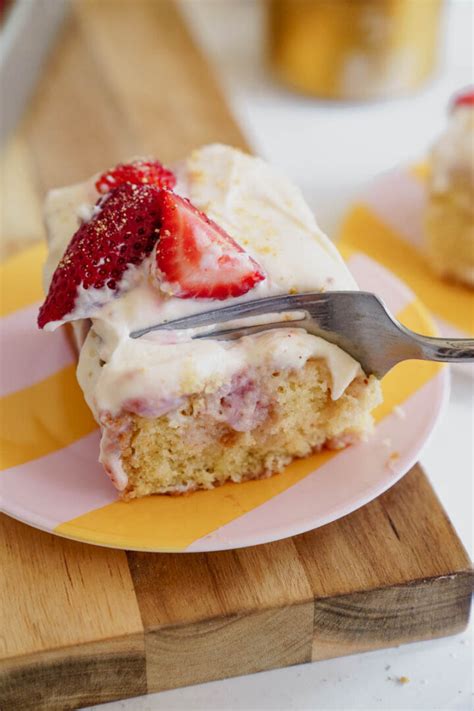 How To Make Strawberry Poke Cake Recipe Cake Babe