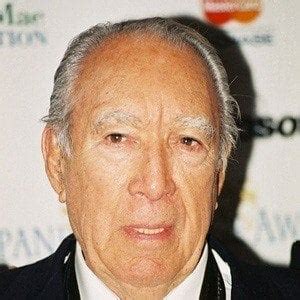 Anthony Quinn - Trivia, Family, Bio | Famous Birthdays