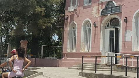 Detienen a mujer trans acusada de abusar de dos menores de 13 años Se