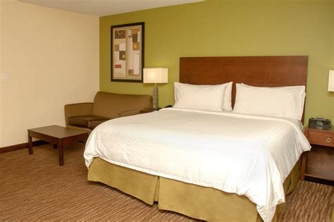 Holiday Inn Express - Bowling Green Hotel (Bowling Green (KY)) - Deals ...