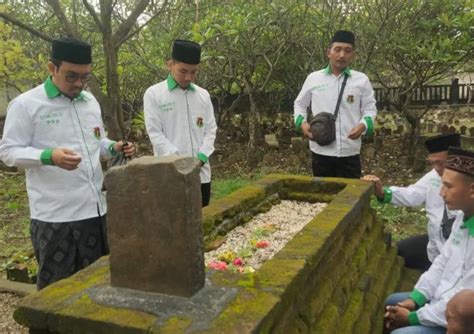 Sambut Harlah Ke 50 DPC PPP Ponorogo Lakukan Napak Tilas Dan Ziarahi