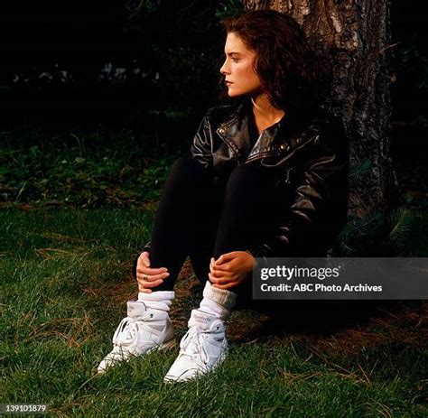 126 Lara Flynn Boyle 1990 Stock Photos, High-Res Pictures, and Images ...