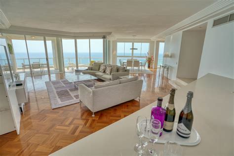 3 Bed Sub Penthouse Carmel By The Sea Broadbeach Accommodation