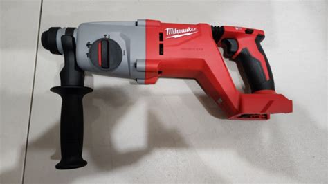 Milwaukee 2613 20 M18 Cordless 1 In Sds Plus D Handle Rotary Hammer