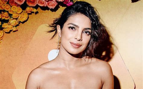 Priyanka Chopra Became A Victim Of Oops Moment In A Transparent Dress