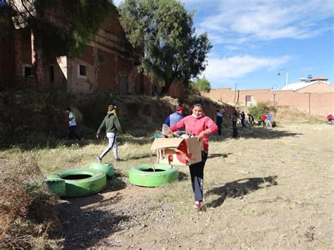 Fortaleciendo El Trabajo En Comunidad Estudiantes Realizan La Limpieza