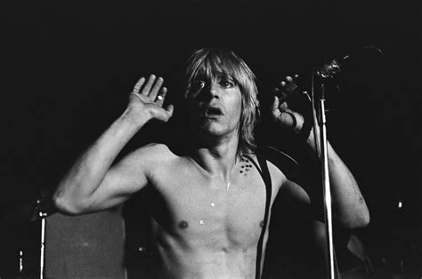 Iggy Pop 20 Wildest Moments From Infamous Stooge