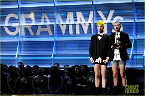 Twenty One Pilots Strip Down At Grammys 2017 Accept Award In Their Underwear Photo 1068846