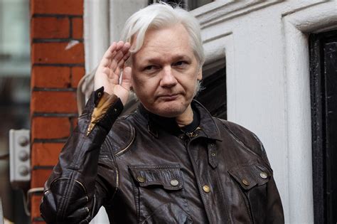 Justice Department Is Preparing To Prosecute Julian Assange