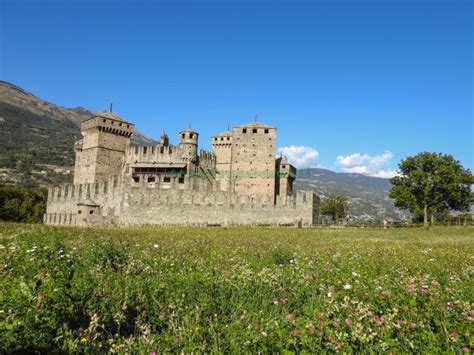 Lago Blu Il Magico Lago Aostano Dove Si Specchia Il Monte Cervino