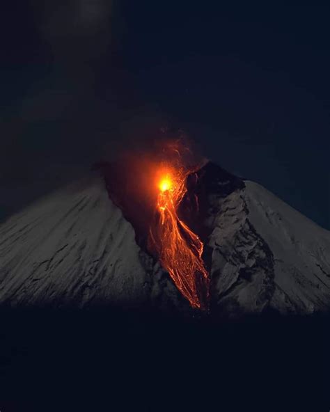 La naturaleza sorprende el 2021 con el proceso eruptivo del volcán