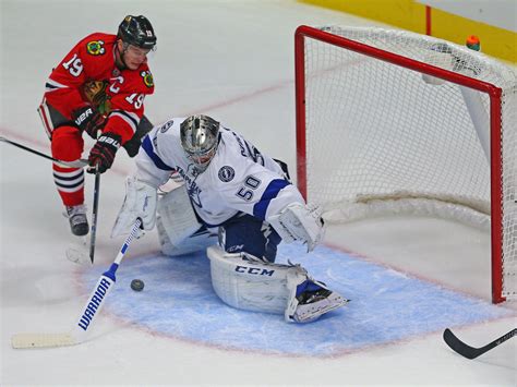 Toews Goal In Ot Gives Blackhawks 1 0 Win Over Lightning