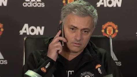 Watch Manchester United Boss Jose Mourinho Answer Journalist S Phone North Wales Live